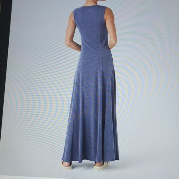 LARGE ROUND NECK BUTTON SLEEVELESS FLARE MAXI DRESS - Picture 2 of 8